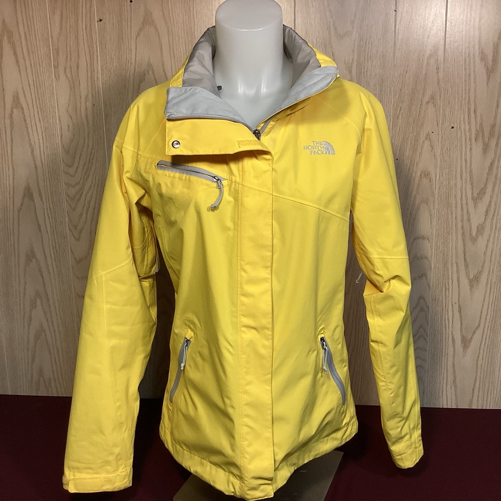 The North Face Womens Jacket Hyvent Size Small womens rain jacket